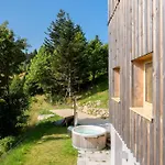 Refuge Mil100 Chalet-spa Luxe 5 *