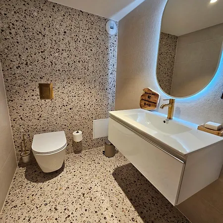 Holiday home Refuge Mil100 Chalet-spa Luxe 5